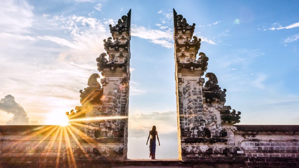 top 10 things to do bali activities by visiting lempuyang temple tour take a stunning picture at gates of heaven bali