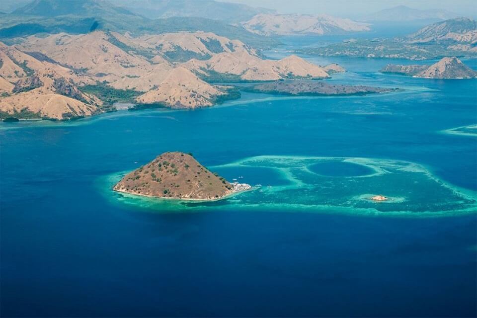 private komodo island tour from Bali with hotel and boat