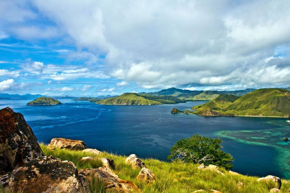 private komodo island tour from Bali with hotel and boat