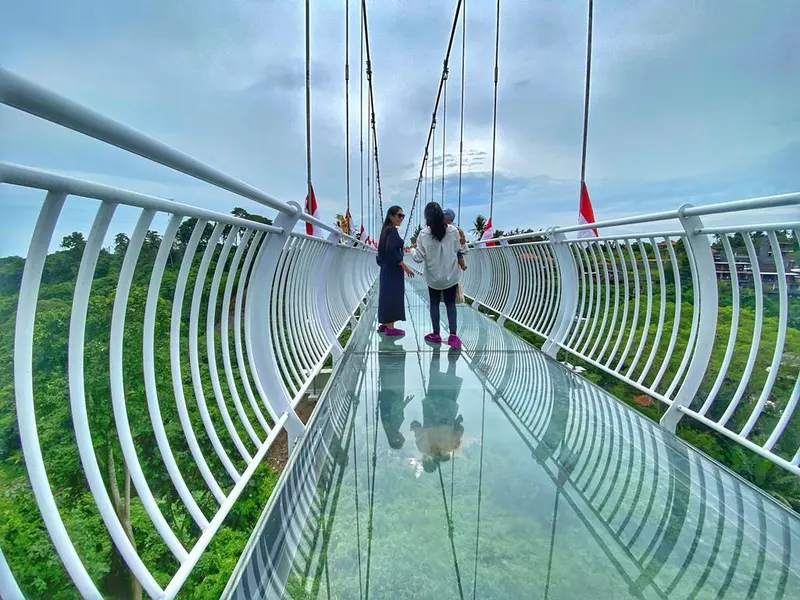 Bali glass bridge Ubud is open for the public ticket from IDR 100.000
